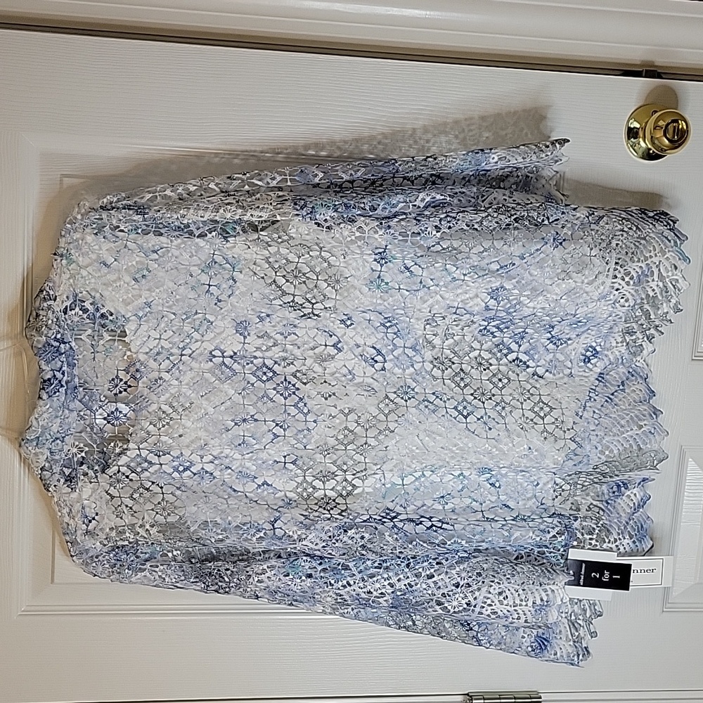 Elegant Blue and White Lace Women's Top - Picture 6 of 7
